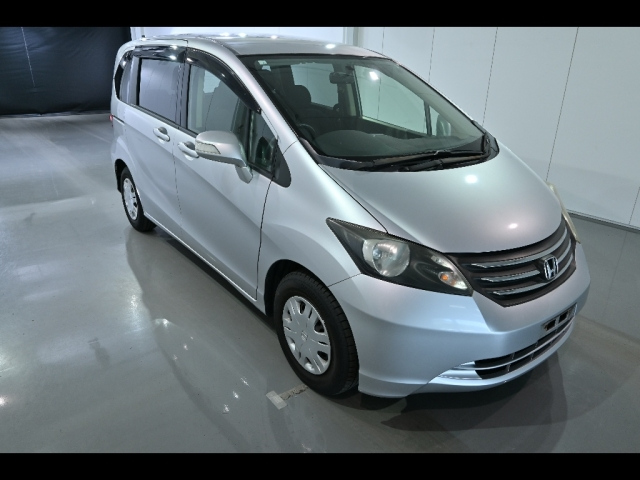 HONDA FREED 2010