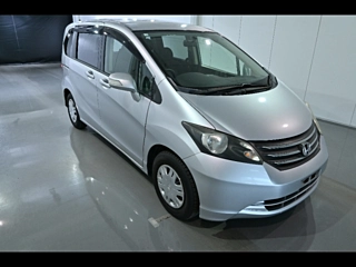 HONDA FREED 2010