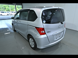 HONDA FREED 2010