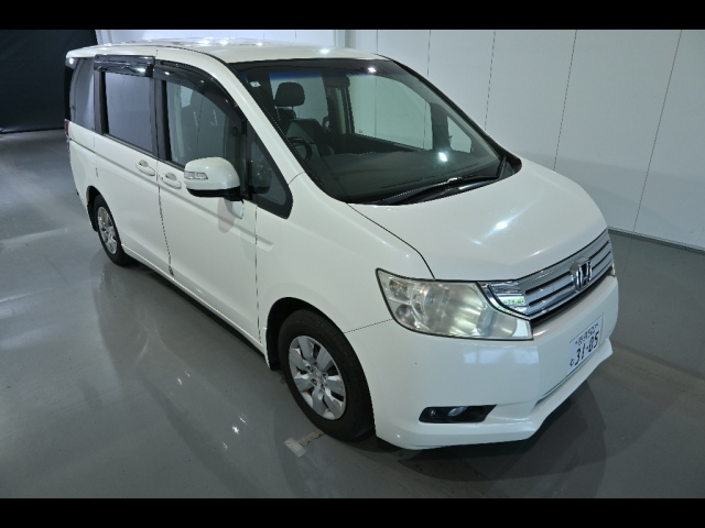 HONDA STEP WAGON 2011