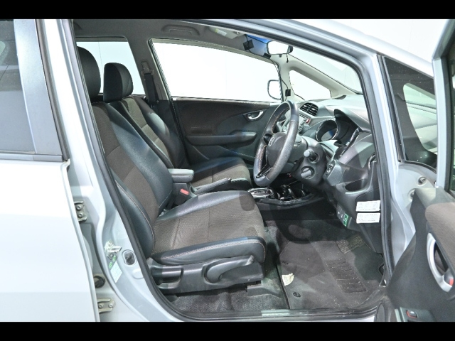 HONDA FIT SHUTTLE 2011