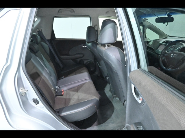 HONDA FIT SHUTTLE 2011
