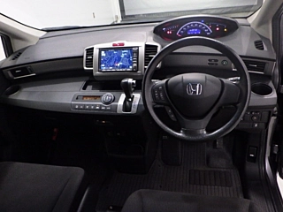 HONDA FREED 2012