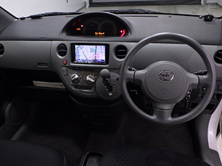 TOYOTA SIENTA 2009