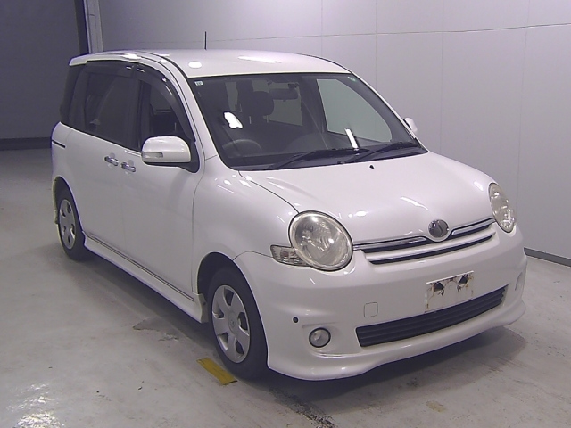 TOYOTA SIENTA 2009