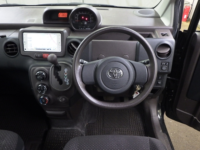 TOYOTA SPADE 2013
