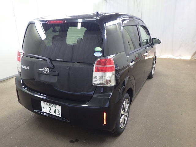 TOYOTA SPADE 2013
