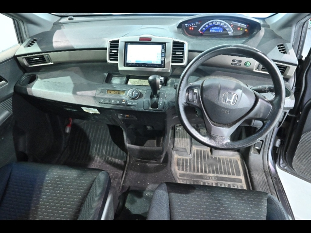 HONDA FREED 2013