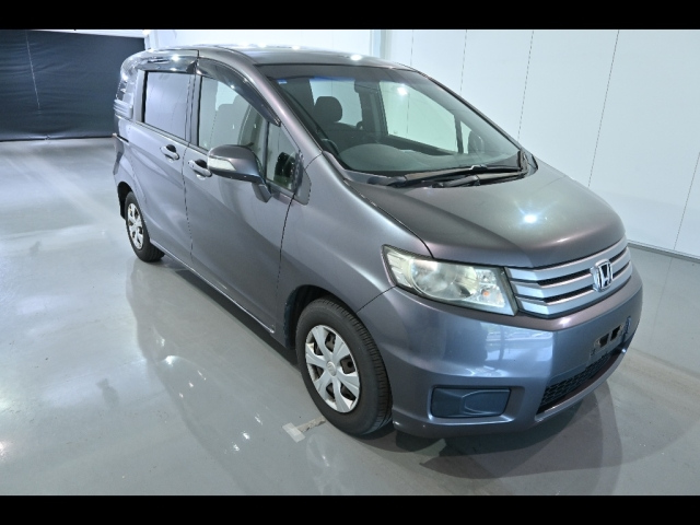 HONDA FREED 2013