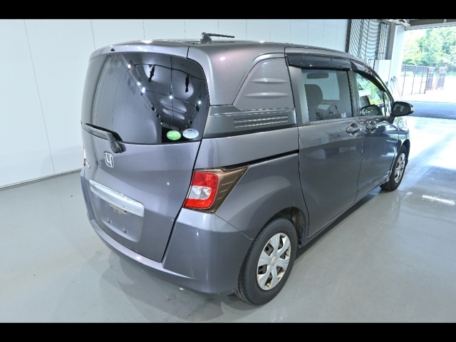 HONDA FREED 2013