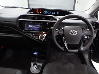 TOYOTA AQUA 2016