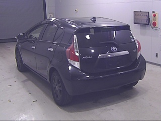 TOYOTA AQUA 2016