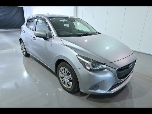 MAZDA DEMIO 2016