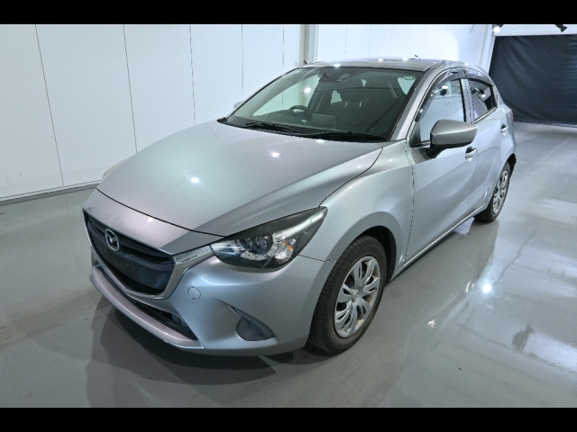 MAZDA DEMIO 2016