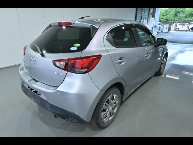 MAZDA DEMIO 2016
