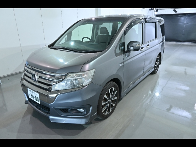 HONDA STEP WAGON 2013