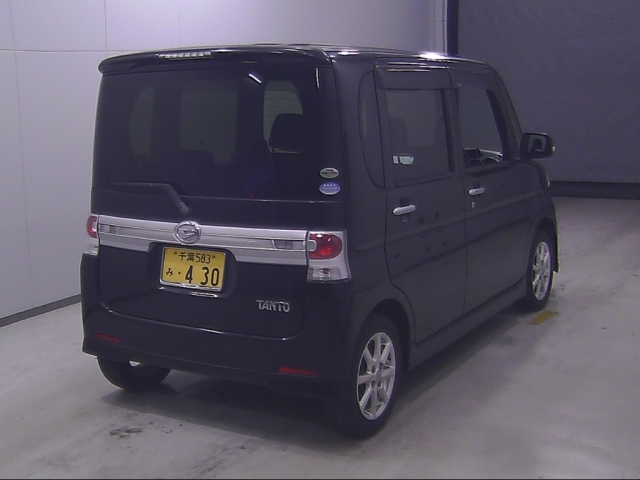 DAIHATSU TANTO 2011