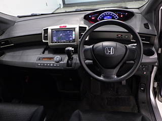 HONDA FREED 2013