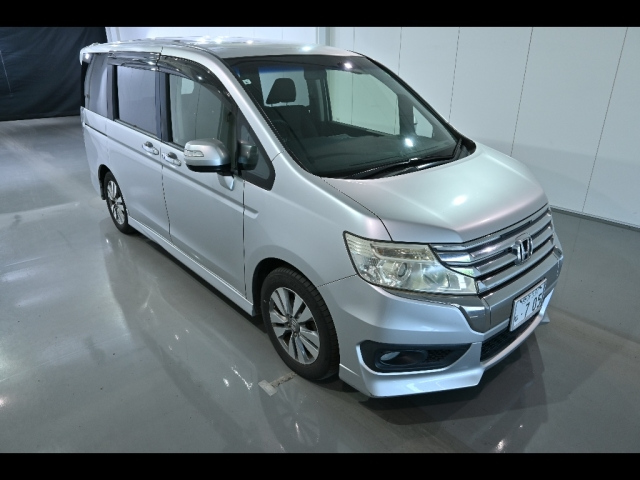 HONDA STEP WAGON 2013