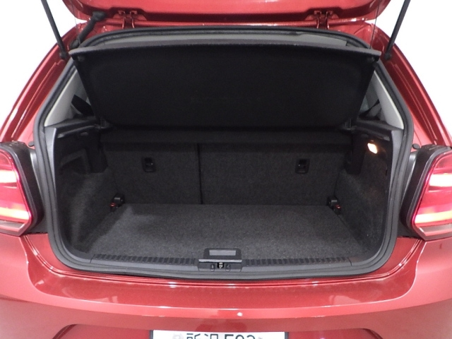 VOLKSWAGEN POLO 2015