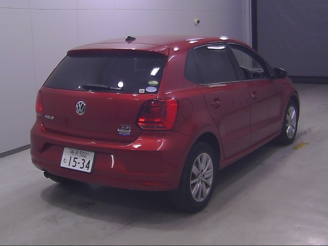VOLKSWAGEN POLO 2015