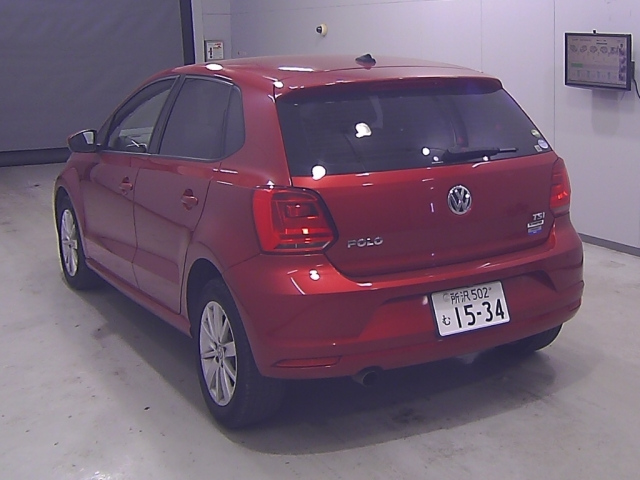 VOLKSWAGEN POLO 2015