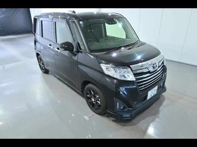 TOYOTA ROOMY 2019