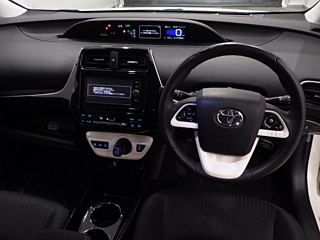 TOYOTA PRIUS 2018