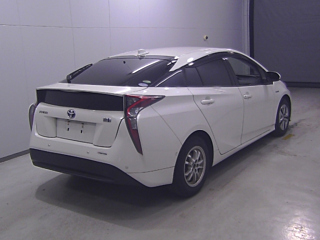 TOYOTA PRIUS 2018
