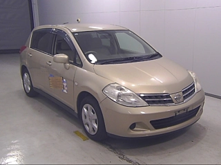 NISSAN TIIDA 2012