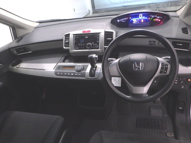 HONDA FREED 2013