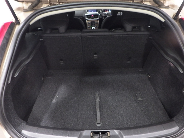 VOLVO V40 2014