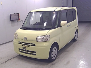 DAIHATSU TANTO 2011
