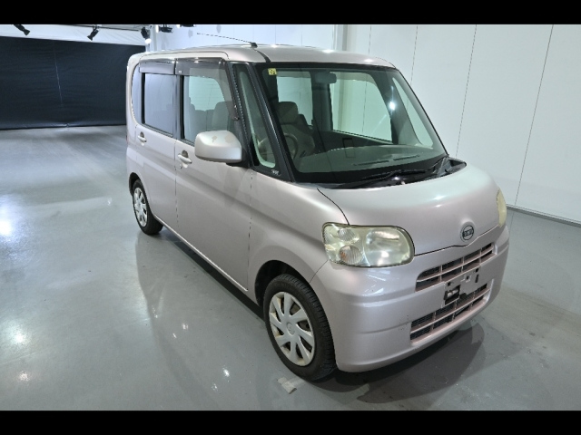 DAIHATSU TANTO 2010