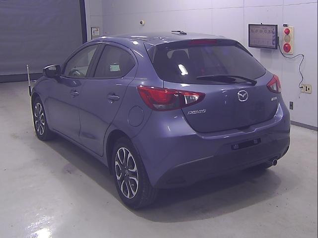 MAZDA DEMIO 2015