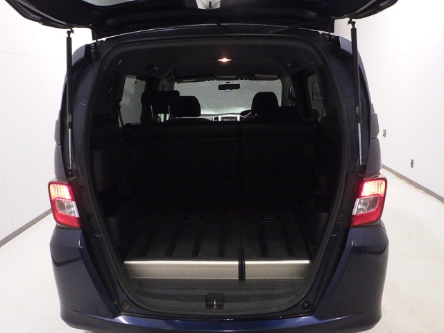 HONDA FREED 2010