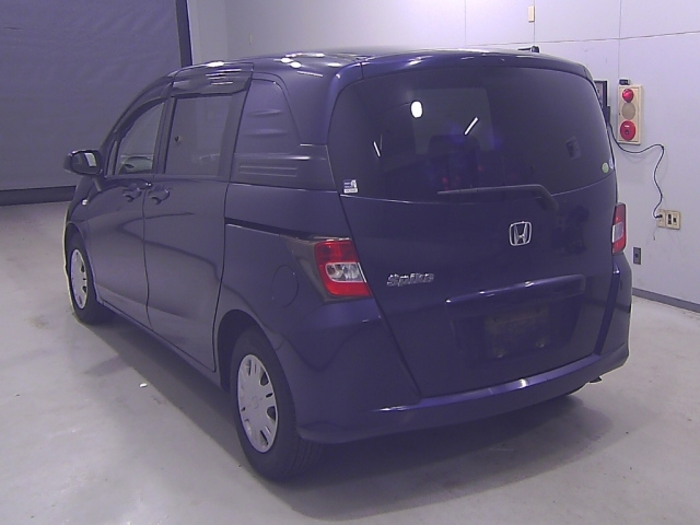 HONDA FREED 2010