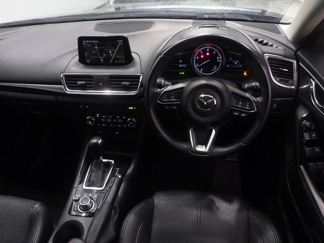 MAZDA AXELA 2017