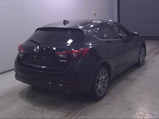 MAZDA AXELA 2017
