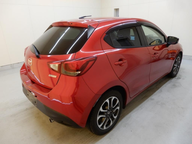 MAZDA DEMIO 2015