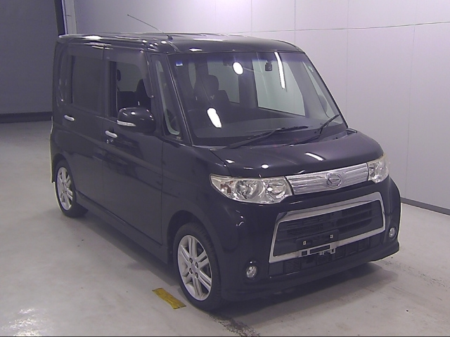 DAIHATSU TANTO 2011