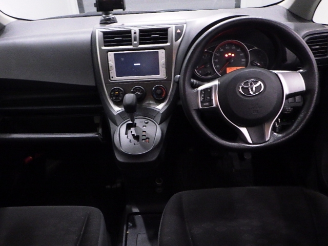 TOYOTA RACTIS 2012