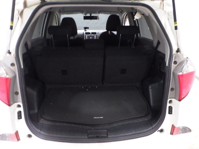 TOYOTA RACTIS 2012