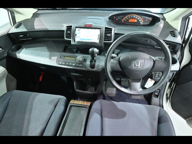 HONDA FREED 2010