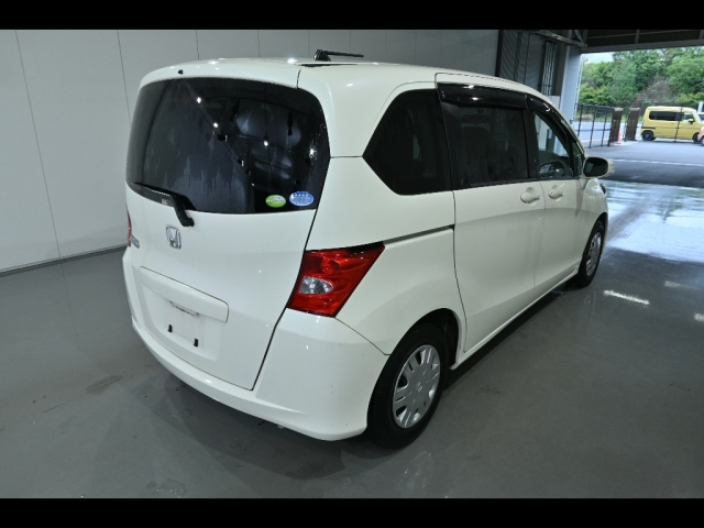 HONDA FREED 2010