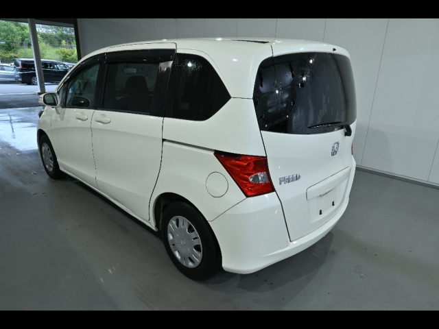 HONDA FREED 2010