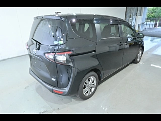 TOYOTA SIENTA 2016