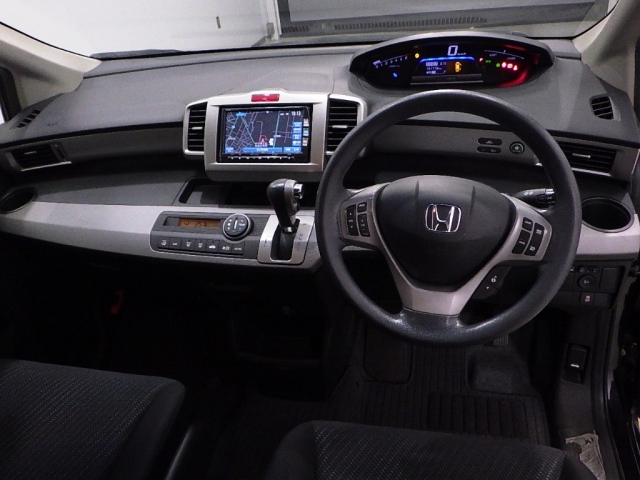 HONDA FREED 2013