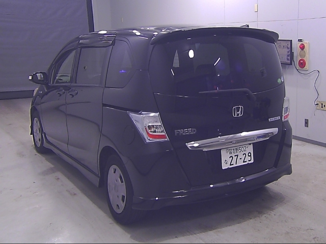 HONDA FREED 2013