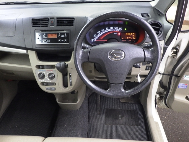DAIHATSU MOVE 2013